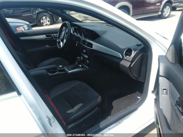 Photo 4 VIN: WDDGF8AB6DR299240 - MERCEDES-BENZ C 300 