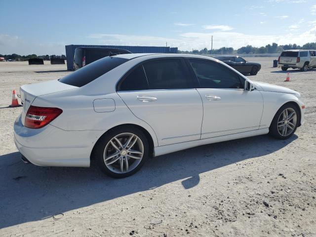 Photo 2 VIN: WDDGF8AB6EA953105 - MERCEDES-BENZ C-CLASS 