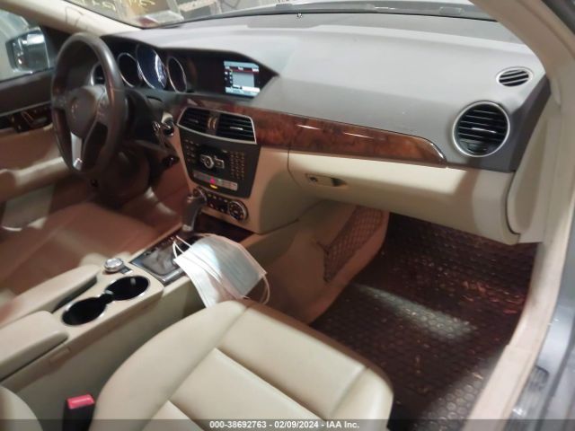 Photo 4 VIN: WDDGF8AB6ER319617 - MERCEDES-BENZ C 300 