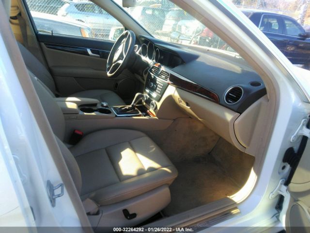 Photo 4 VIN: WDDGF8AB7DA802742 - MERCEDES-BENZ C-CLASS 