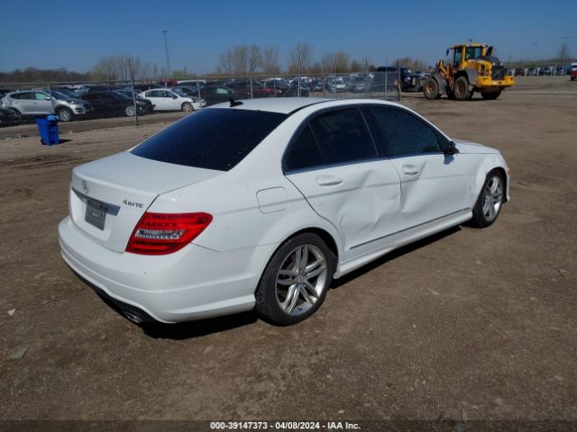 Photo 3 VIN: WDDGF8AB7DG075373 - MERCEDES-BENZ C 300 