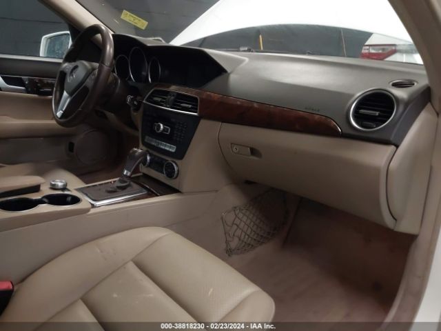 Photo 4 VIN: WDDGF8AB7DG106685 - MERCEDES-BENZ C 300 