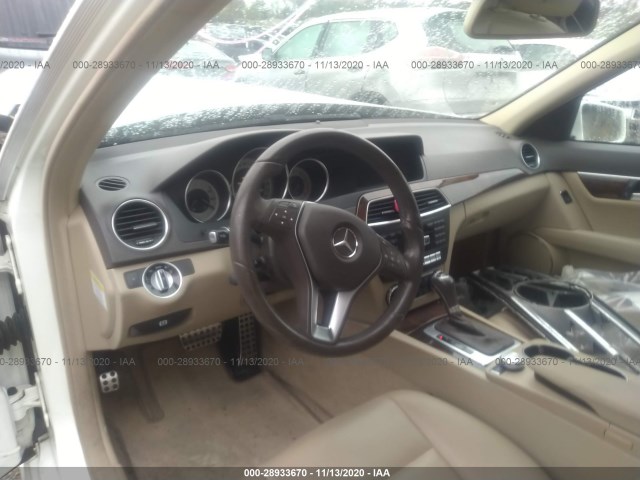 Photo 4 VIN: WDDGF8AB7DG130632 - MERCEDES-BENZ C-CLASS 