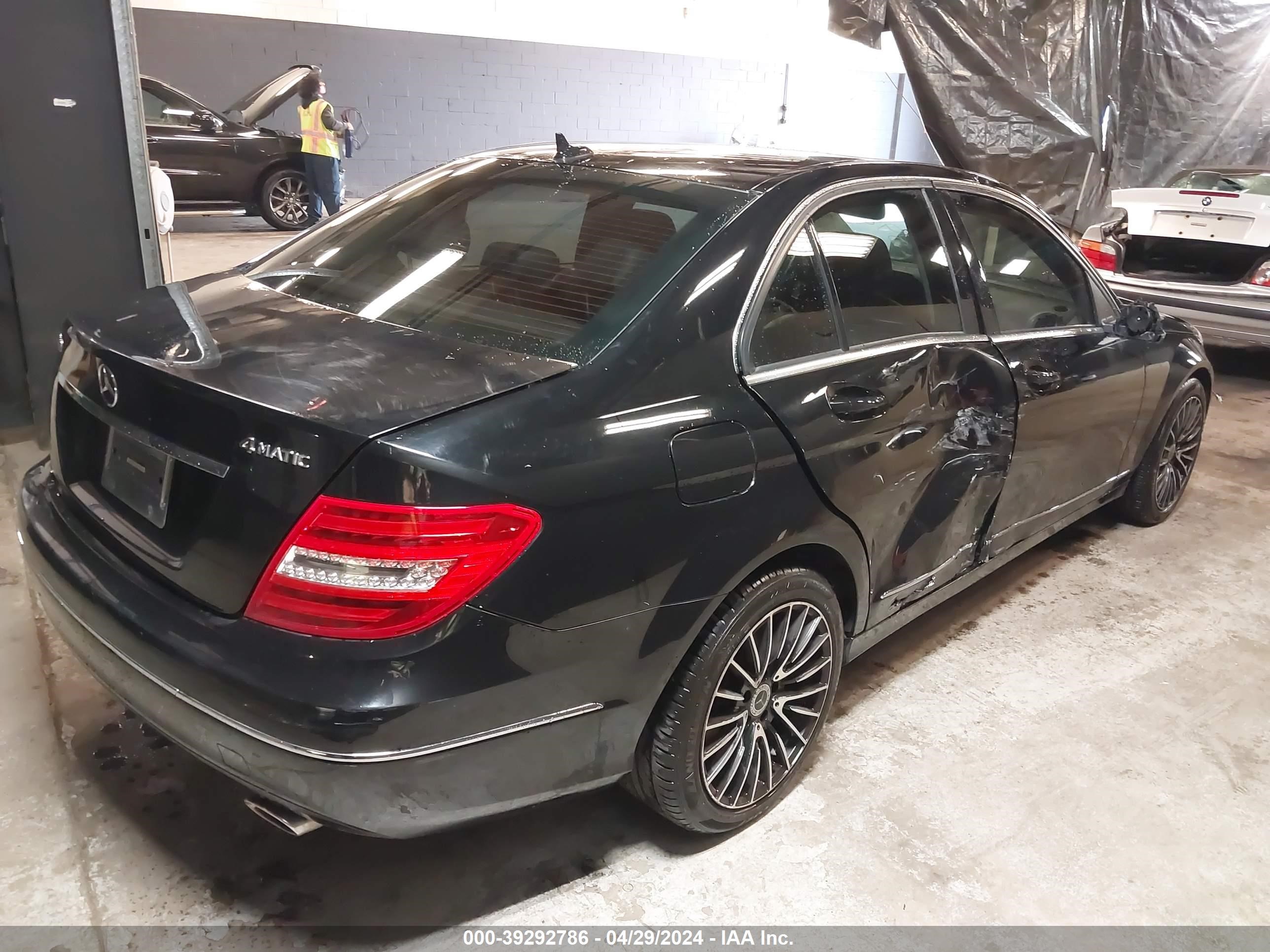 Photo 3 VIN: WDDGF8AB7DR246112 - MERCEDES-BENZ C-KLASSE 