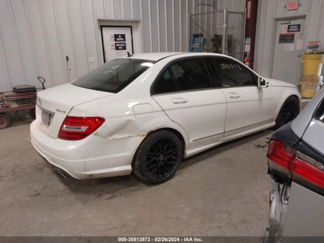 Photo 3 VIN: WDDGF8AB7EA937561 - MERCEDES-BENZ C 300 