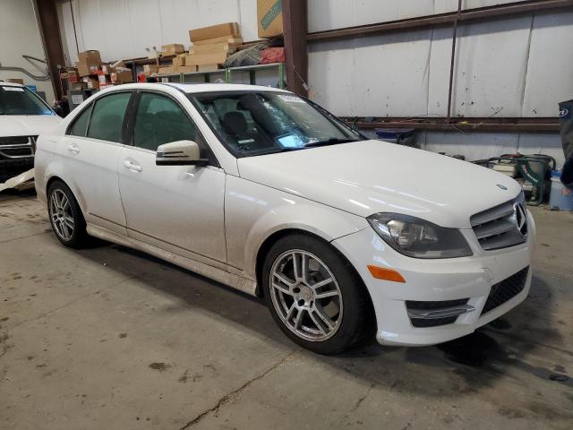 Photo 3 VIN: WDDGF8AB8DA834017 - MERCEDES-BENZ C-CLASS 