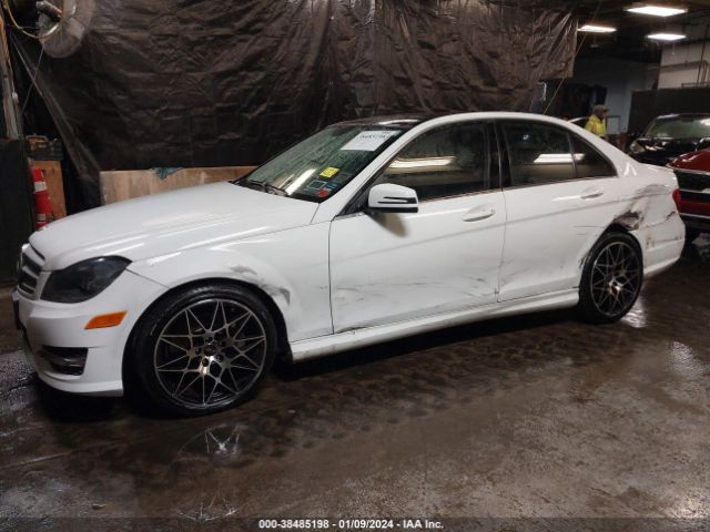 Photo 1 VIN: WDDGF8AB8DR249584 - MERCEDES-BENZ C 300 