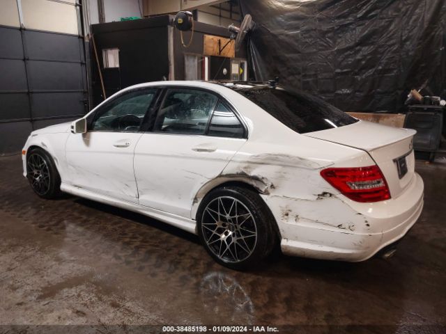 Photo 2 VIN: WDDGF8AB8DR249584 - MERCEDES-BENZ C 300 