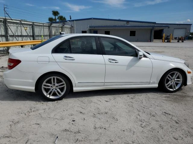 Photo 2 VIN: WDDGF8AB8DR254185 - MERCEDES-BENZ C 300 4MAT 