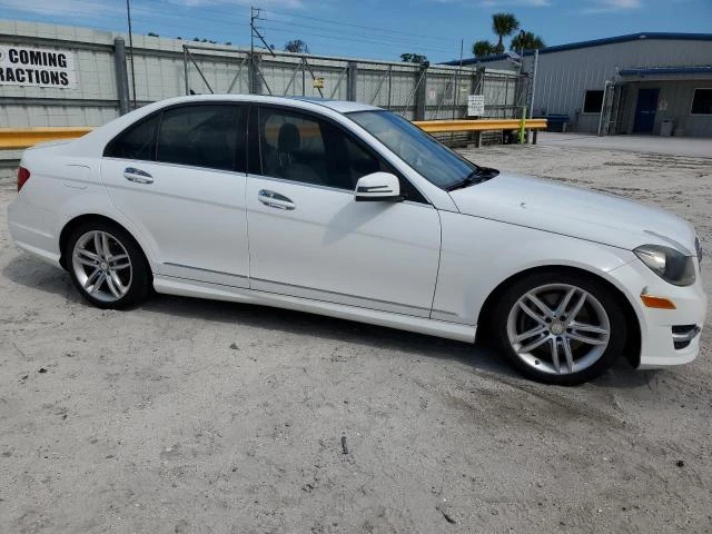 Photo 3 VIN: WDDGF8AB8DR254185 - MERCEDES-BENZ C 300 4MAT 