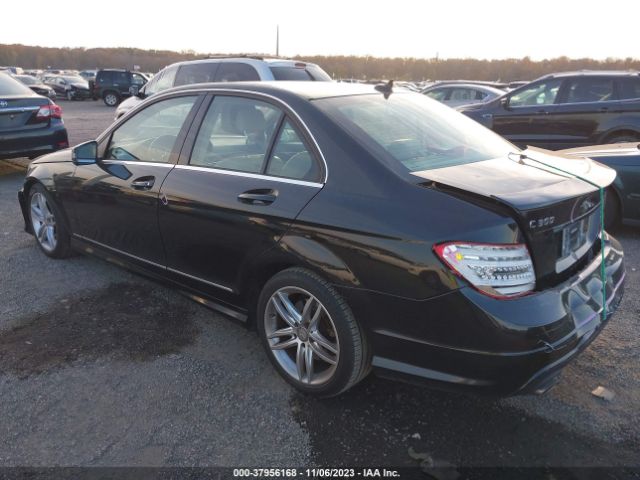 Photo 2 VIN: WDDGF8AB8DR275442 - MERCEDES-BENZ C 300 