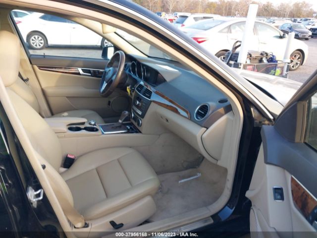 Photo 4 VIN: WDDGF8AB8DR275442 - MERCEDES-BENZ C 300 