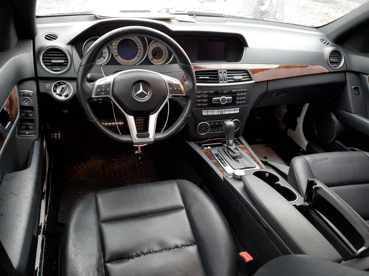 Photo 7 VIN: WDDGF8AB8DR275876 - MERCEDES-BENZ C-KLASSE 