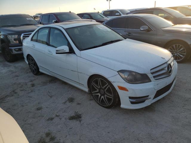 Photo 3 VIN: WDDGF8AB8DR283184 - MERCEDES-BENZ C 300 4MAT 