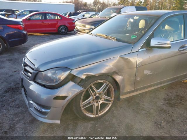 Photo 5 VIN: WDDGF8AB8EA921711 - MERCEDES-BENZ C 300 