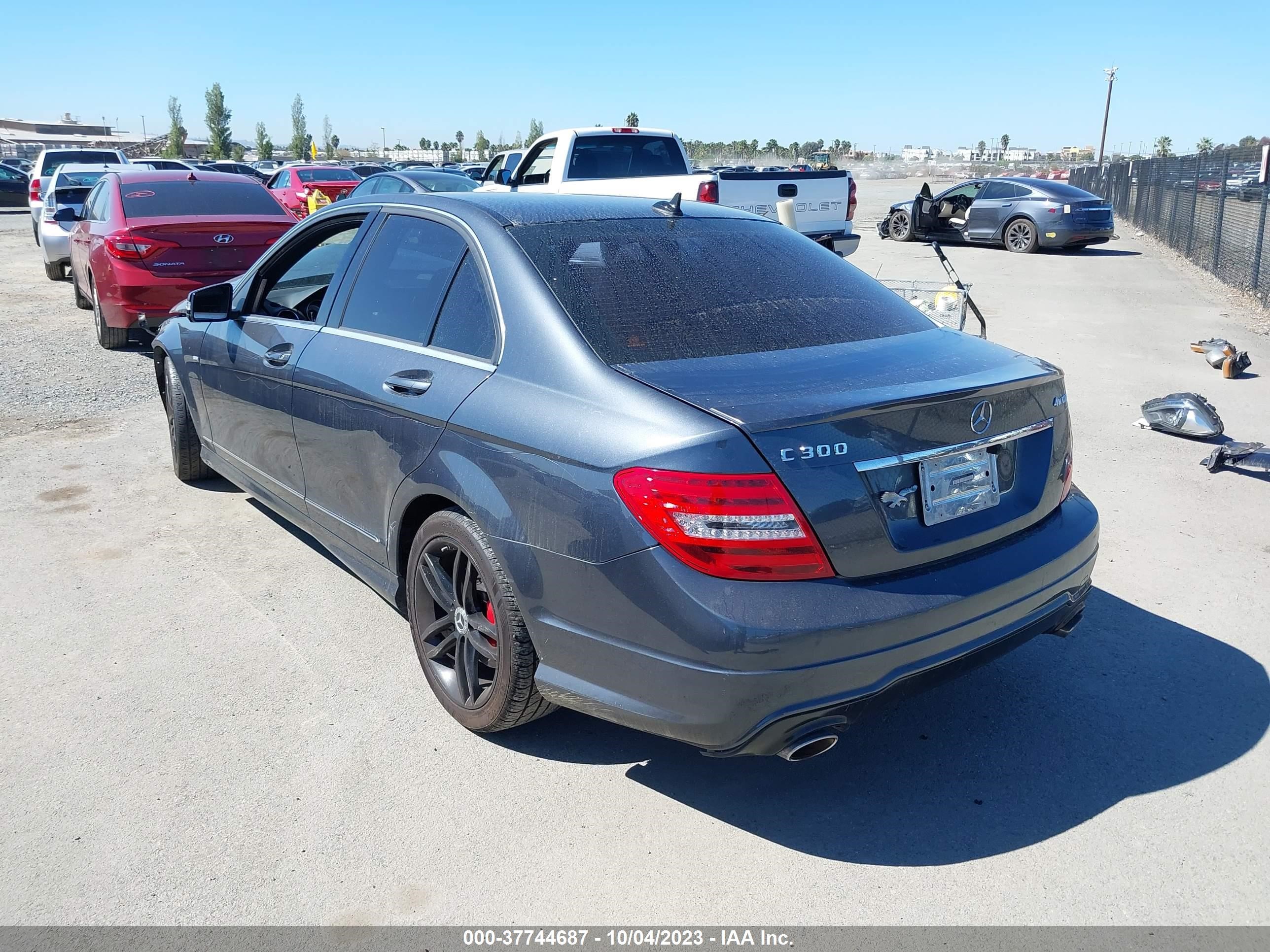 Photo 2 VIN: WDDGF8AB9DA816660 - MERCEDES-BENZ C-KLASSE 