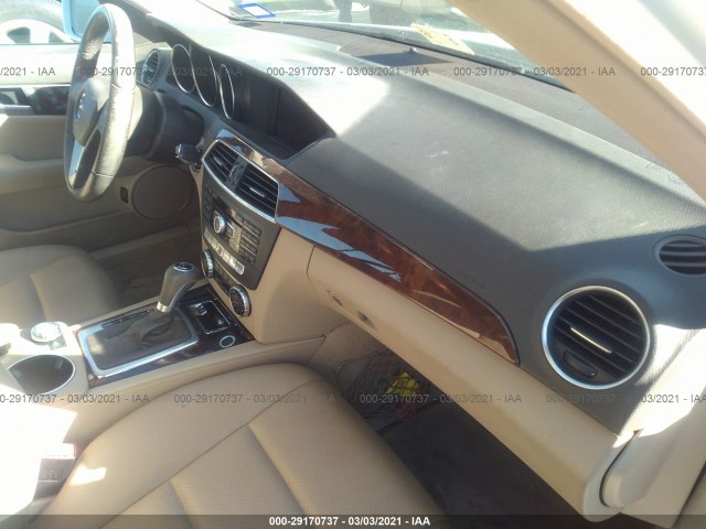 Photo 4 VIN: WDDGF8AB9DA819543 - MERCEDES-BENZ C-CLASS 