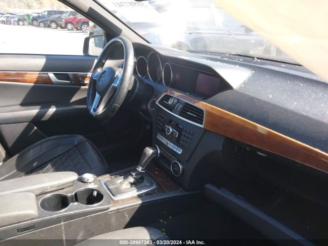 Photo 4 VIN: WDDGF8AB9DR250078 - MERCEDES-BENZ C 300 