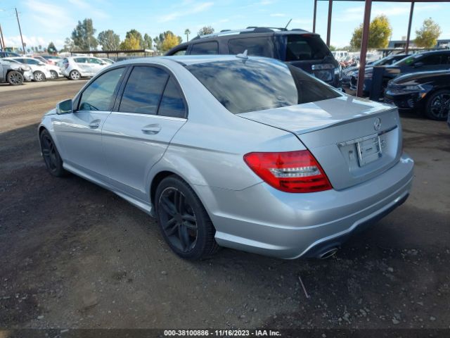 Photo 2 VIN: WDDGF8AB9ER303301 - MERCEDES-BENZ C 300 