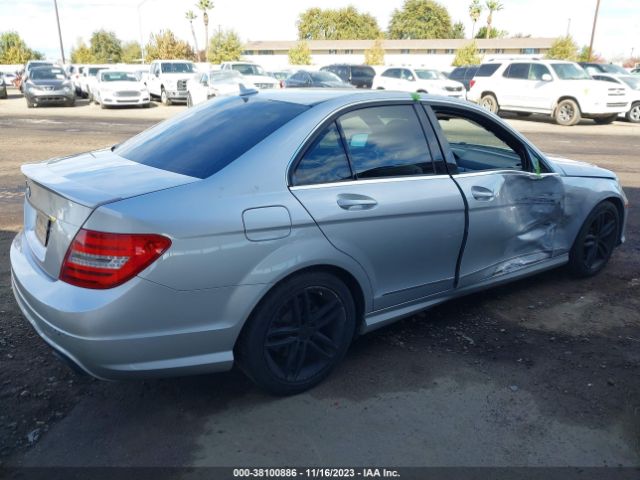 Photo 5 VIN: WDDGF8AB9ER303301 - MERCEDES-BENZ C 300 