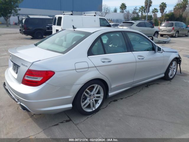 Photo 3 VIN: WDDGF8ABXDG046725 - MERCEDES-BENZ C 300 