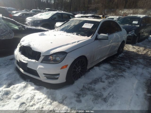 Photo 1 VIN: WDDGF8ABXDR272901 - MERCEDES-BENZ C 300 