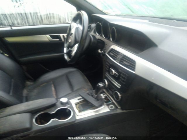 Photo 4 VIN: WDDGF8ABXDR274776 - MERCEDES-BENZ C-CLASS 