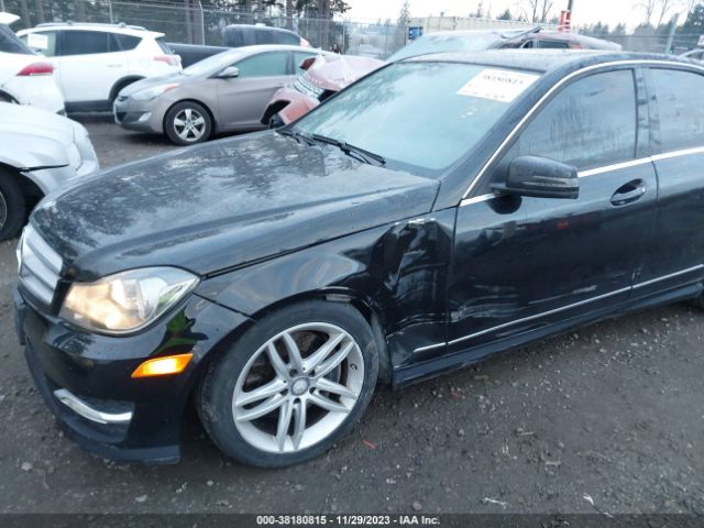 Photo 5 VIN: WDDGF8ABXDR282098 - MERCEDES-BENZ C 300 