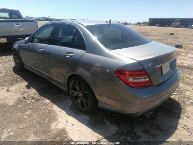 Photo 2 VIN: WDDGF8ABXDR282151 - MERCEDES-BENZ C-CLASS 