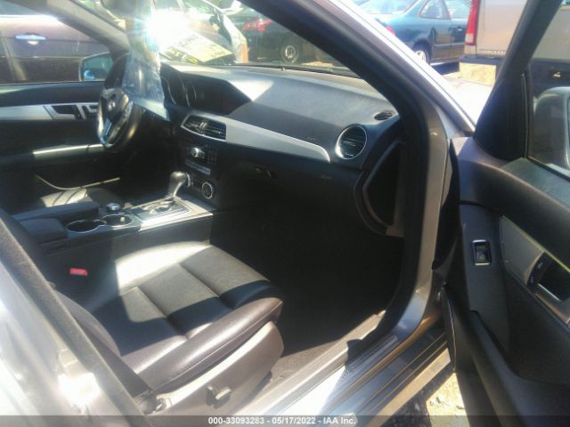 Photo 4 VIN: WDDGF8ABXDR282151 - MERCEDES-BENZ C-CLASS 