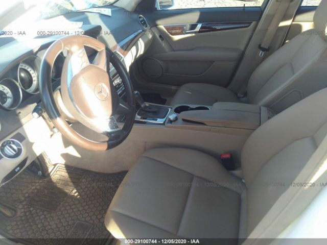 Photo 4 VIN: WDDGF8ABXDR300261 - MERCEDES-BENZ C-CLASS 