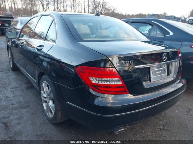 Photo 2 VIN: WDDGF8ABXEG224618 - MERCEDES-BENZ C 300 