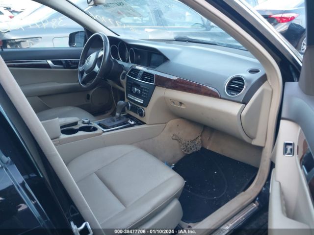 Photo 4 VIN: WDDGF8ABXEG224618 - MERCEDES-BENZ C 300 