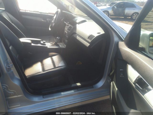 Photo 4 VIN: WDDGF8BB0AF447376 - MERCEDES-BENZ C 300 