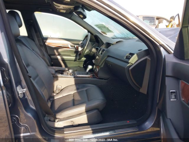 Photo 4 VIN: WDDGF8BB0AR123648 - MERCEDES-BENZ C 300 