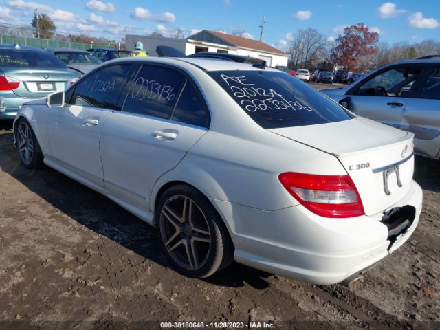 Photo 2 VIN: WDDGF8BB0BR180577 - MERCEDES-BENZ C 300 