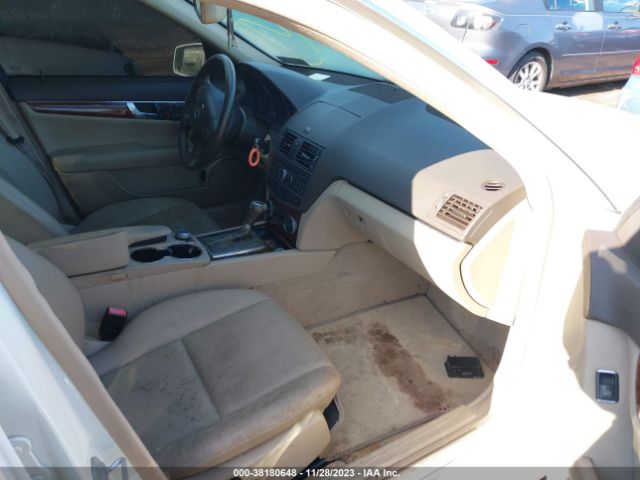 Photo 4 VIN: WDDGF8BB0BR180577 - MERCEDES-BENZ C 300 