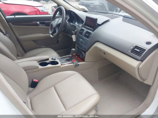 Photo 4 VIN: WDDGF8BB0BR186976 - MERCEDES-BENZ C 300 