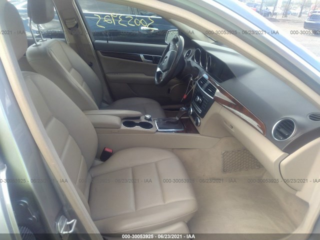 Photo 4 VIN: WDDGF8BB0CR227995 - MERCEDES-BENZ C-CLASS 