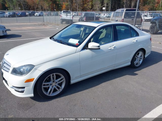 Photo 1 VIN: WDDGF8BB0CR234252 - MERCEDES-BENZ C-CLASS 