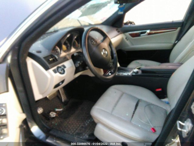 Photo 4 VIN: WDDGF8BB1AF476823 - MERCEDES-BENZ C-CLASS 