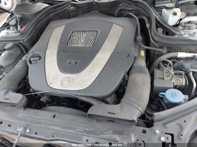 Photo 9 VIN: WDDGF8BB1AR117289 - MERCEDES-BENZ C 300 