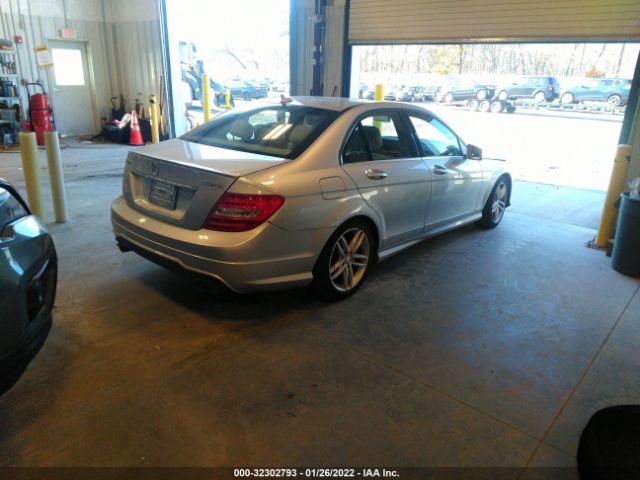 Photo 3 VIN: WDDGF8BB1CR196742 - MERCEDES-BENZ C-CLASS 