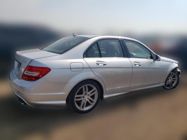 Photo 2 VIN: WDDGF8BB1CR209232 - MERCEDES-BENZ C-CLASS 