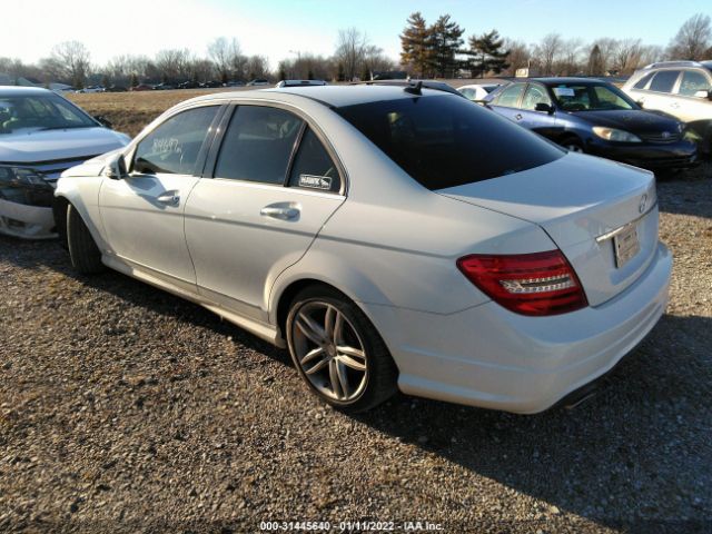 Photo 2 VIN: WDDGF8BB1CR226208 - MERCEDES-BENZ C-CLASS 