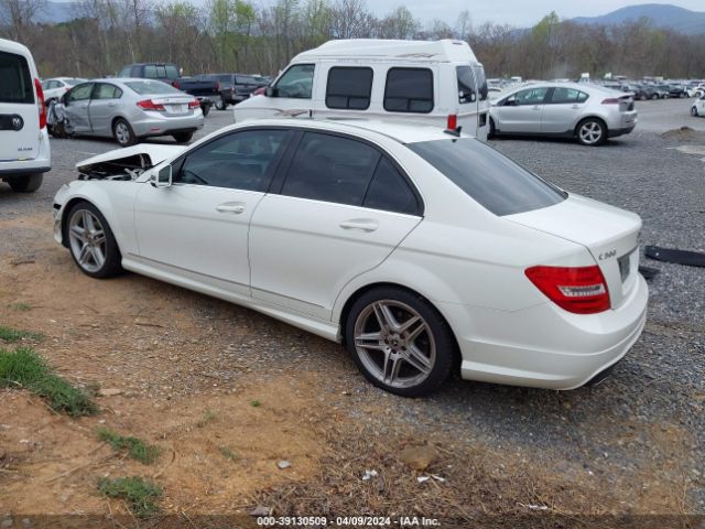 Photo 2 VIN: WDDGF8BB1CR227102 - MERCEDES-BENZ C 