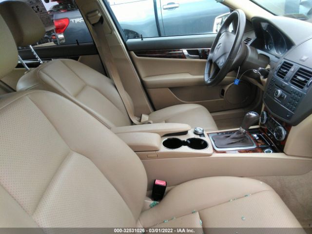 Photo 4 VIN: WDDGF8BB2AF435410 - MERCEDES-BENZ C-CLASS 