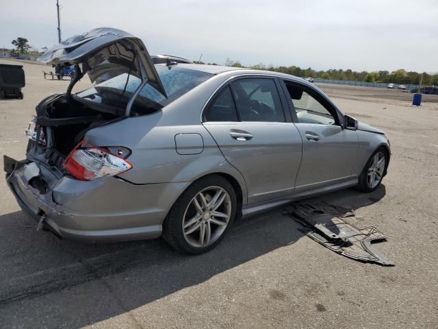 Photo 2 VIN: WDDGF8BB2AR095738 - MERCEDES-BENZ C 300 4MAT 