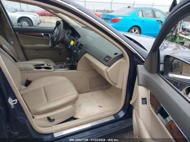 Photo 4 VIN: WDDGF8BB2AR127023 - MERCEDES-BENZ C 300 