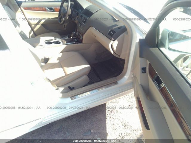 Photo 4 VIN: WDDGF8BB2AR130892 - MERCEDES-BENZ C-CLASS 